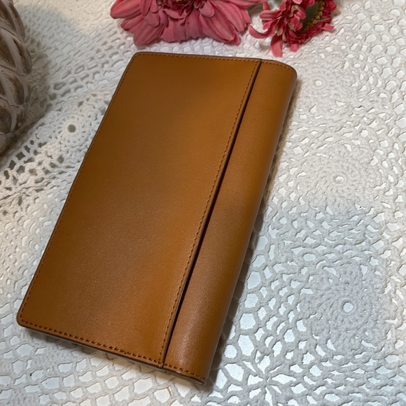 Stella & Dot vegan leather wallet - Picture 3 of 6